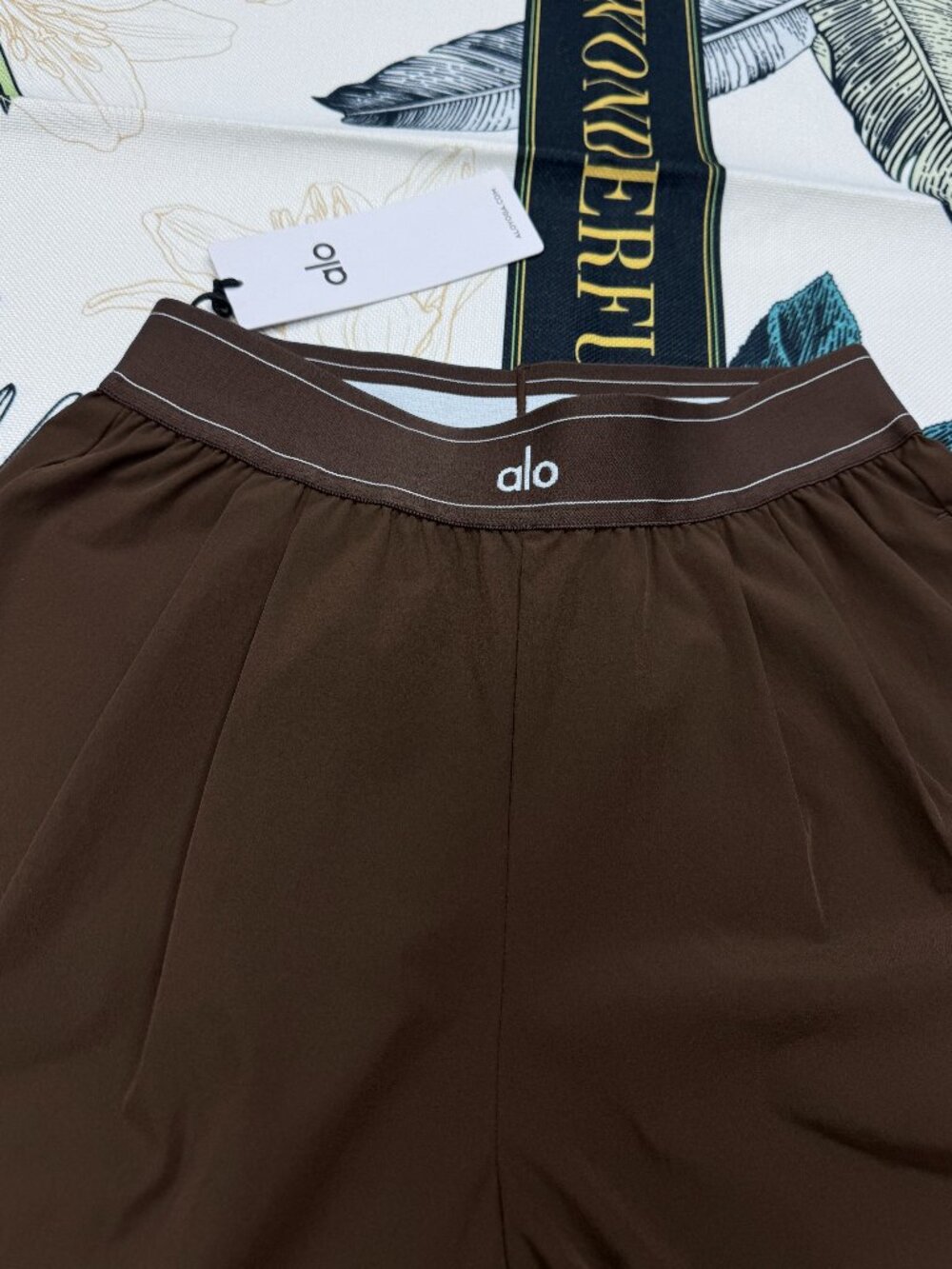 Alo Yoga Espresso Brown Suit Up Pants Wide Leg Trousers NWT 30"💕🤎 - Picture 4 of 10